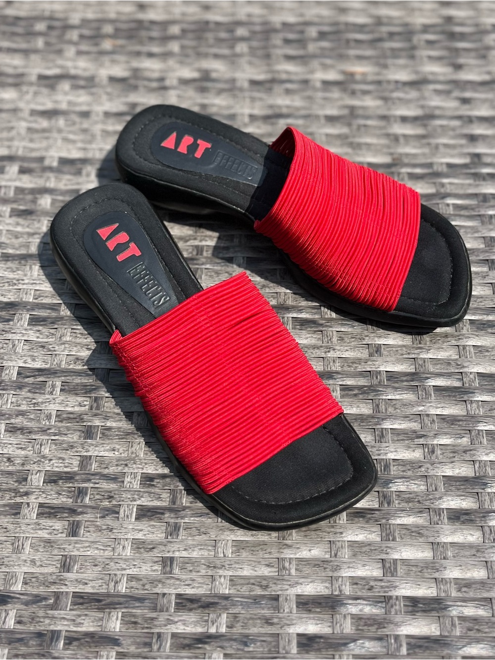 ART Effects Slides with Bright Red Ribbed Upper in Excellent Condition!